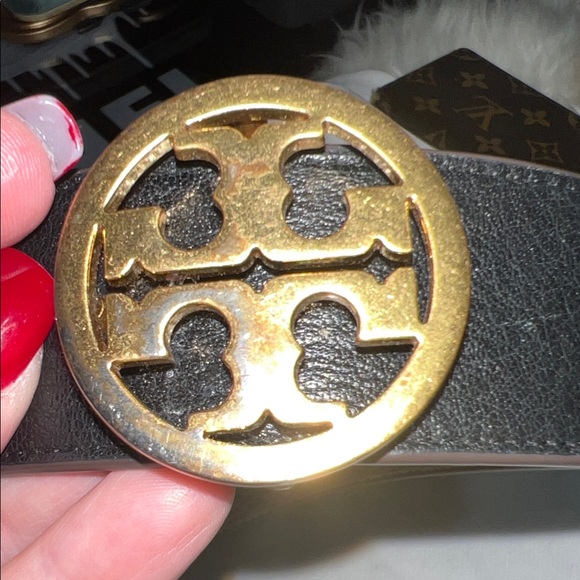 Tory Burch Black Belt with Gold Emblem - Picture 5 of 12